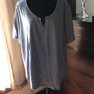 Blue short sleeve tee shirt.